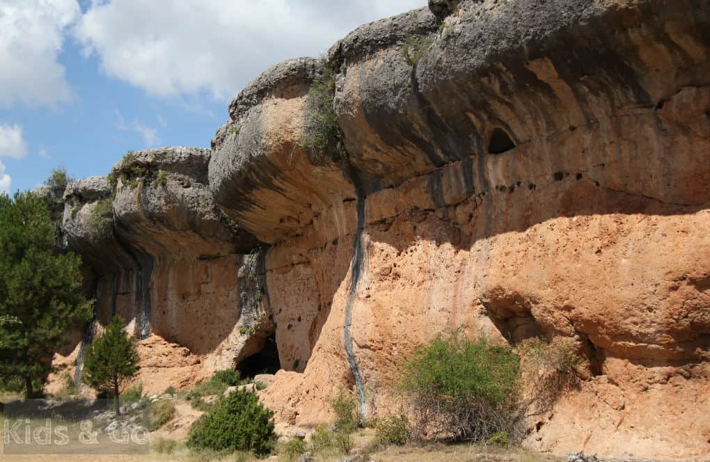 Formacje skalne w Ciudad Encantada, Hiszpania z dzieckiem