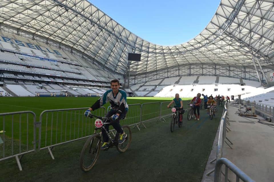 Vélodrome - przejazd podczas Velotour w Marsylii Zwiedzanie Marsylii - Vélodorome - przejazd Velotour