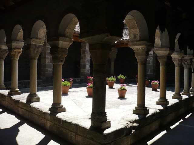 Wypady z Barcelony na 1 dzień Klasztor Sant Pere Casserres - wypady z Barcelony