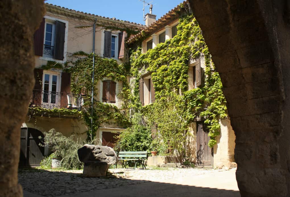 Wiosenna Prowansja Wiosenna Prowansja - Viens - Prowansja z dzieckiem