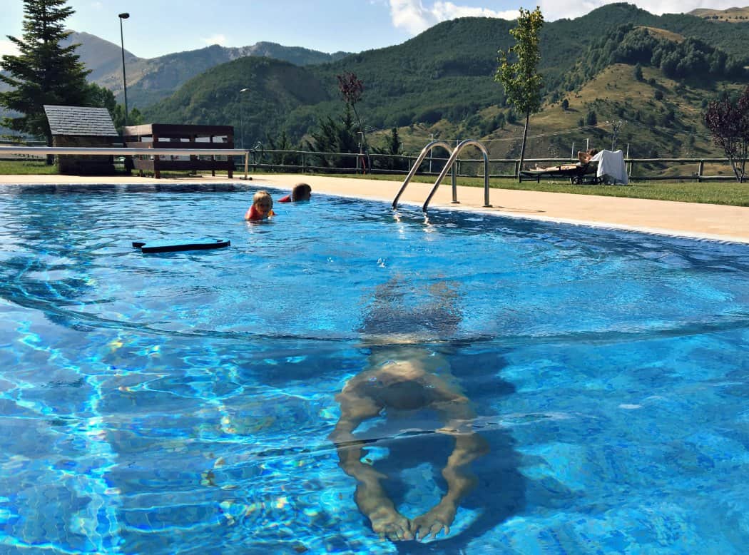 Pireneje z dzieckiem