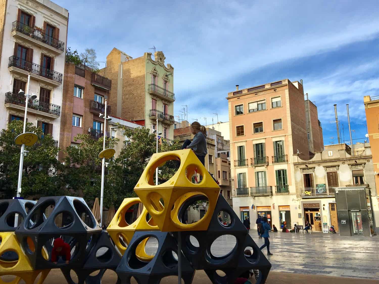 Barcelona z dzieckiem - gdzie szukać noclegu w Barcelonie Barcelona z dzieckiem - Gracia