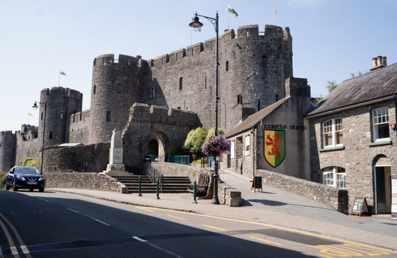 Walia z dzieckiem zwiedzanie zamków