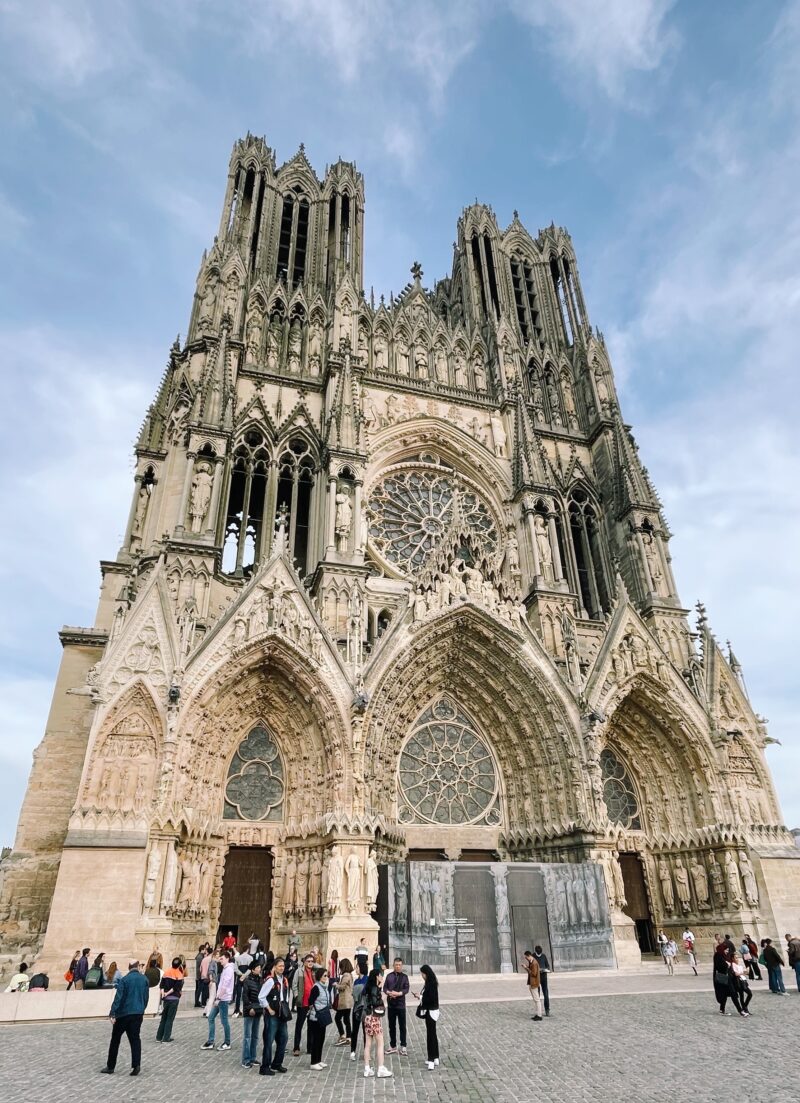 Zwiedzanie Szampanii - Reims katedra